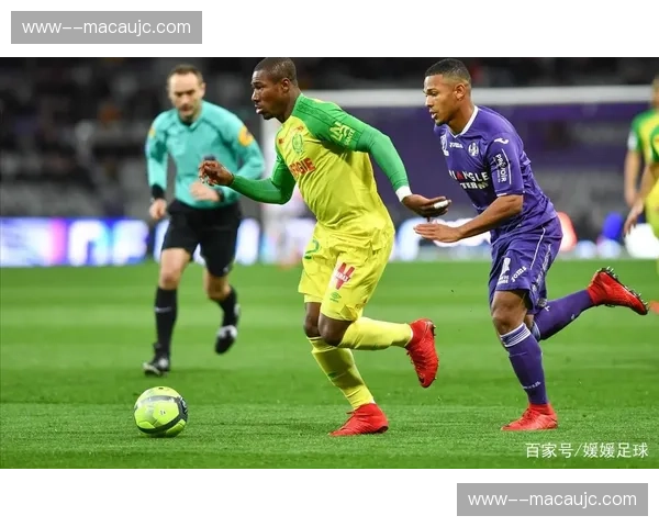 塞维利亚防守体系分析：巴代利场均4次解围成防线定海神针